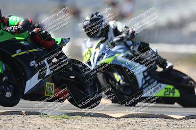 media/Oct-05-2025-CVMA (Sun) [[beeef4f201]]/Race 5-Amateur Supersport Open (Holeshot)/
